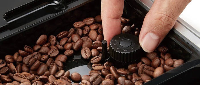 otomatik öğütücülü kahve makinesi